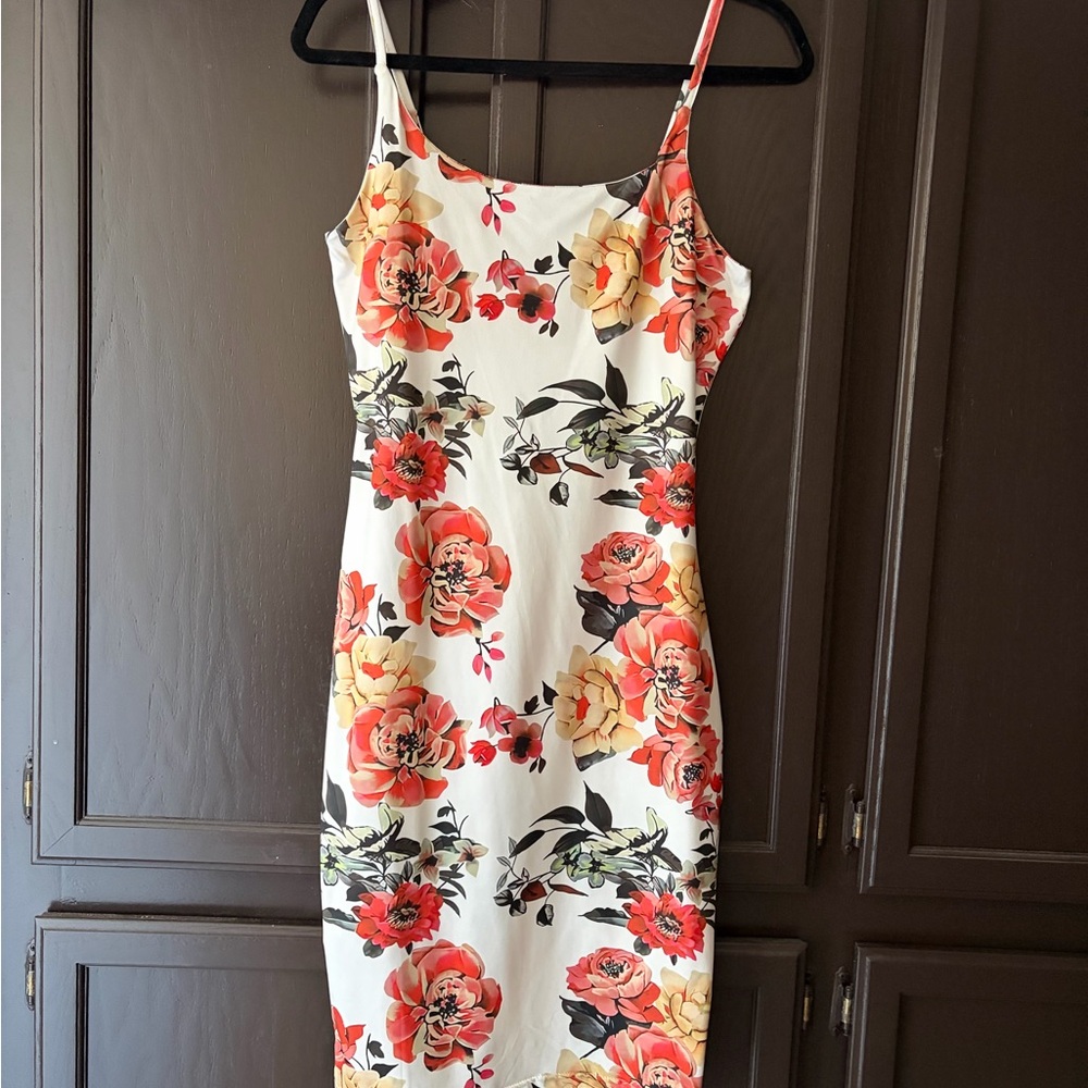 Elegant Floral Midi Dress - White with Peach and Tan Blooms